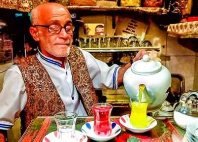 چای خوری در قهوه خانه حاج علی درویش